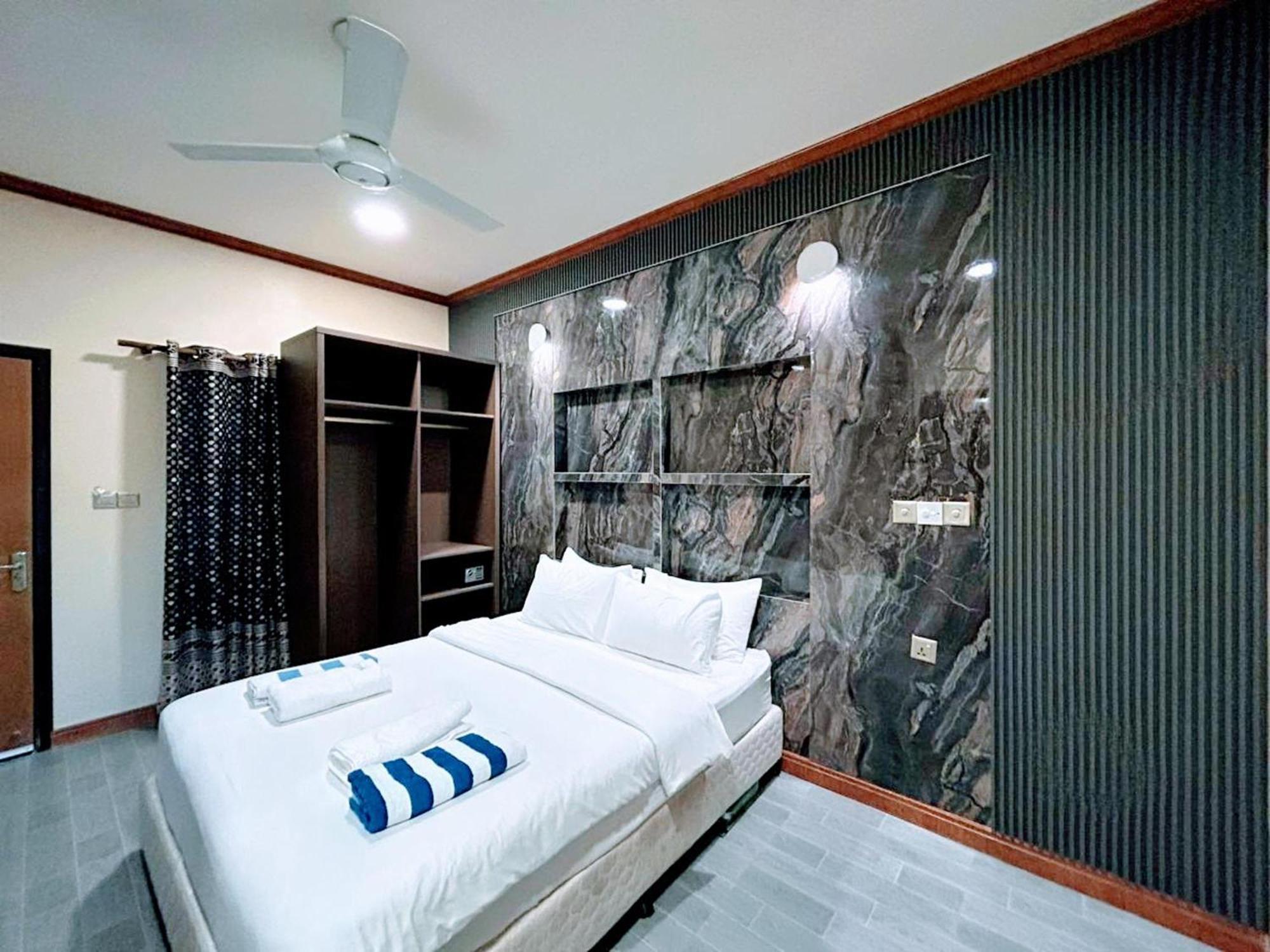 Bibee Maldives 3*